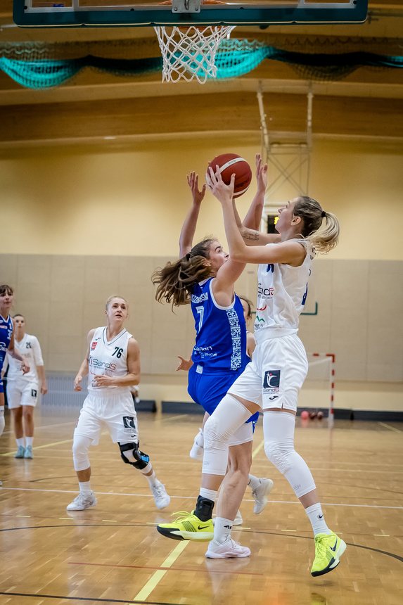 Zapachniało zawodowym basketem w Jeleniej Górze