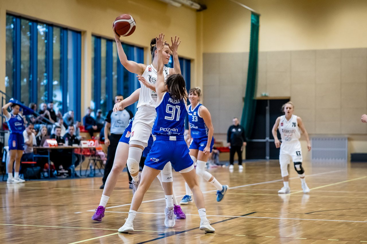 Zapachniało zawodowym basketem w Jeleniej Górze