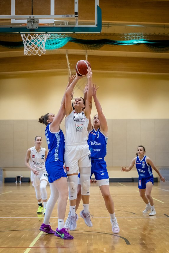Zapachniało zawodowym basketem w Jeleniej Górze