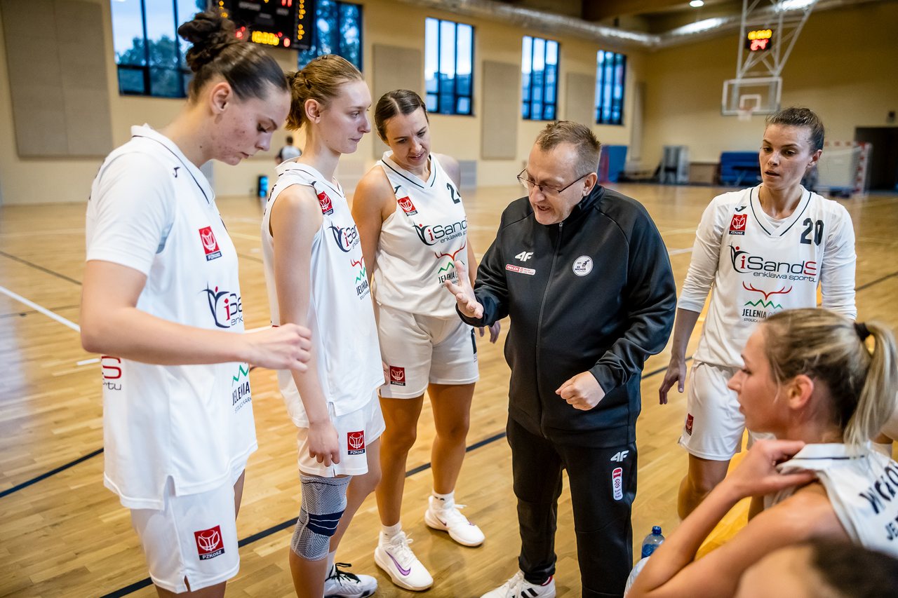Zapachniało zawodowym basketem w Jeleniej Górze