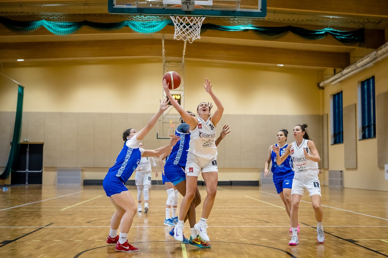 Zapachniało zawodowym basketem w Jeleniej Górze