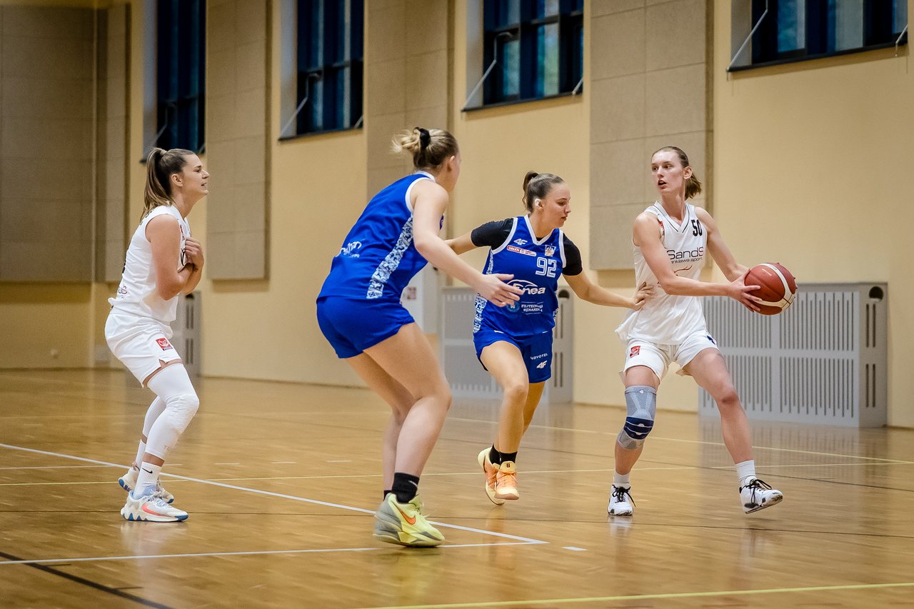 Zapachniało zawodowym basketem w Jeleniej Górze
