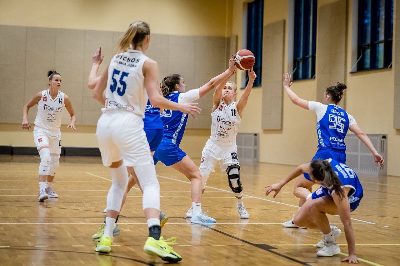 Zapachniało zawodowym basketem w Jeleniej Górze