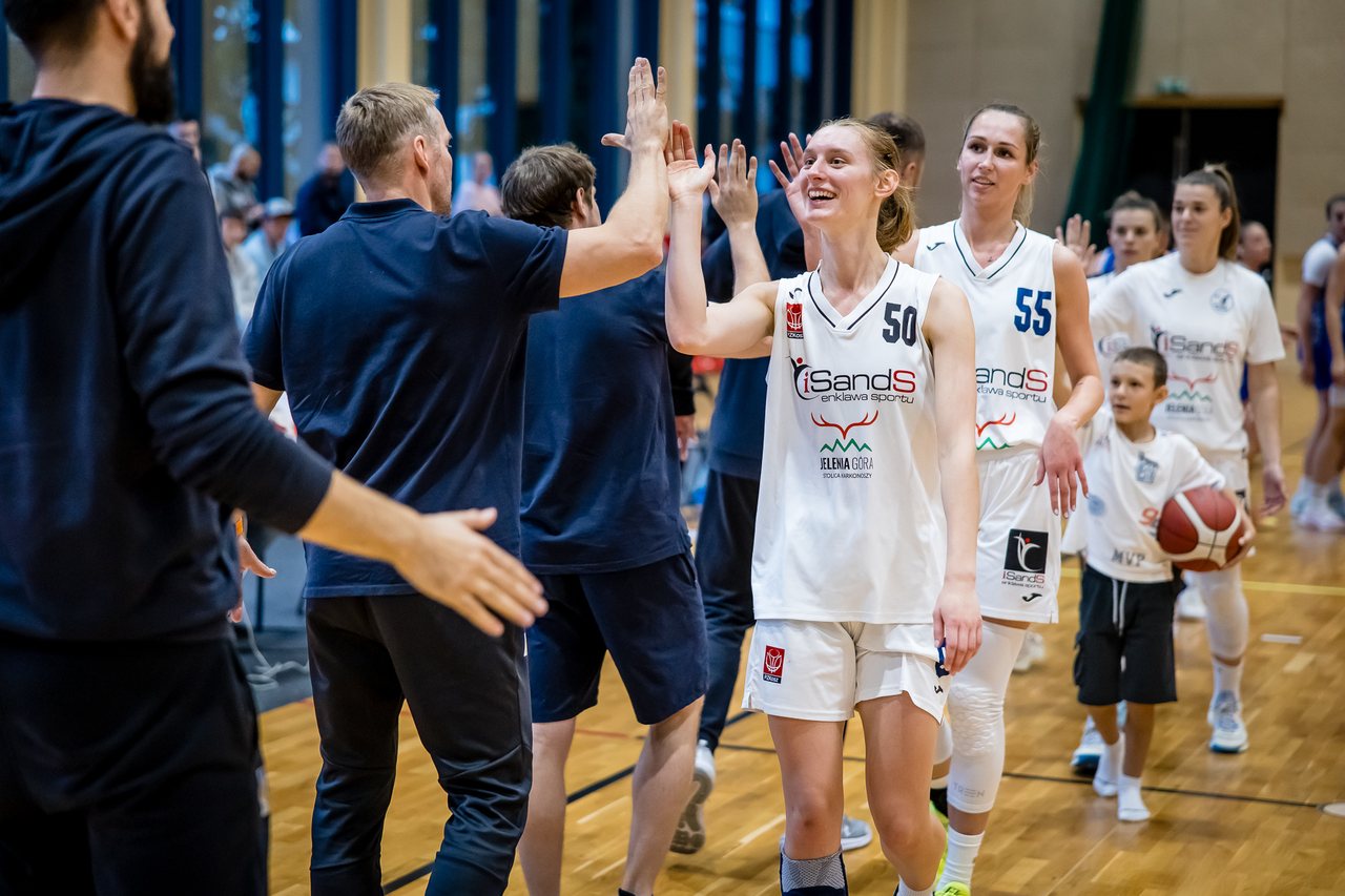 Zapachniało zawodowym basketem w Jeleniej Górze