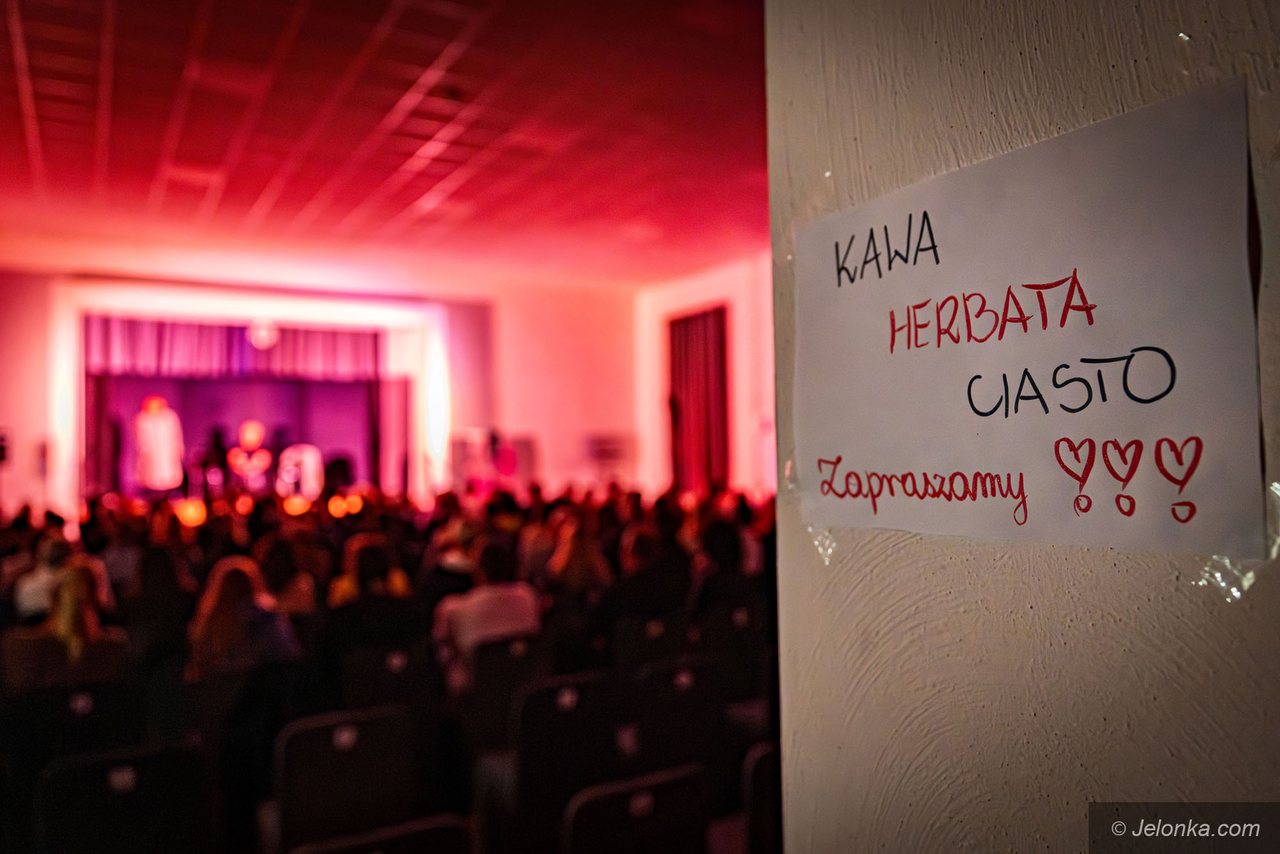 „Wszystko o mężczyznach” – najtańszy striptease w Jeleniej Górze i majstersztyk na scenie