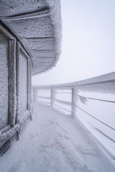 Już biało na Śnieżce