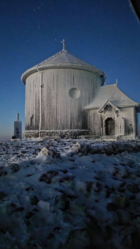 Już biało na Śnieżce