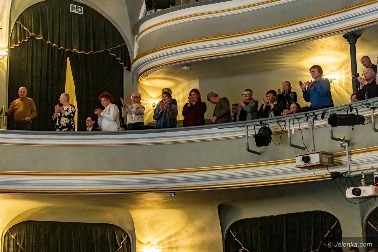 Siła muzyki, przyjaźni i piękna w obliczu historii PRL–u