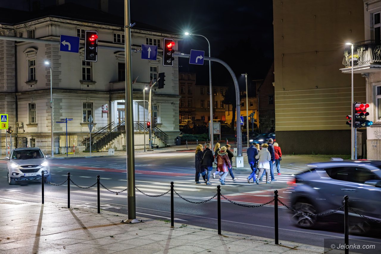 Gromki śmiech i łzy wzruszenia