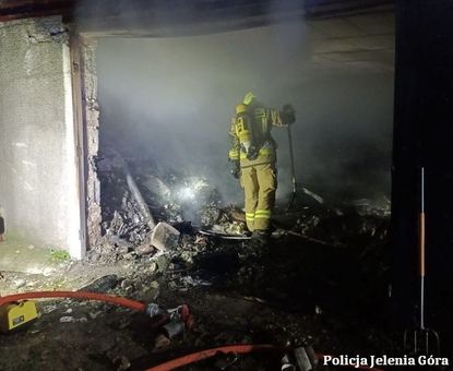 Policjanci z Karpacza zatrzymali mężczyznę podejrzanego o spowodowanie pożaru i narażenie osób na niebezpieczeństwo