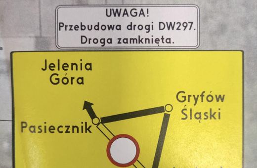 Objazdy utrudniają dojazd do Lwówka