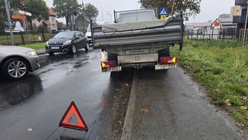 Zderzenie busa z lampą
