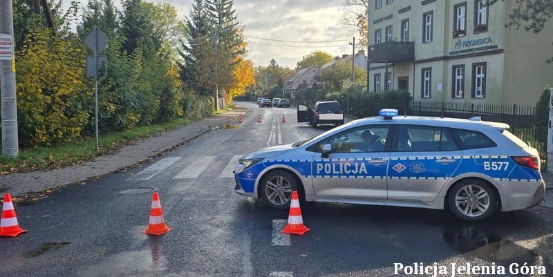 Potrącenie kobiety z dwójką dzieci