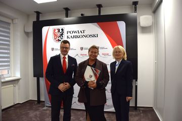 Starosta nagrodził pracowników oświaty