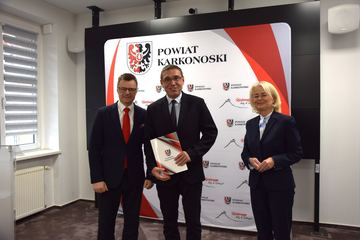 Starosta nagrodził pracowników oświaty