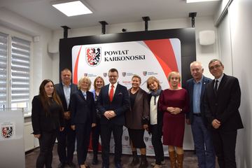 Starosta nagrodził pracowników oświaty