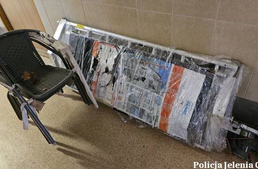 Mężczyzna podejrzany o kradzieże mienia oraz paser zatrzymani przez jeleniogórskich policjantów
