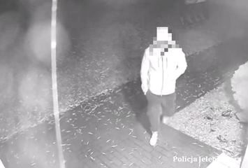 Zemsta zakończona zarzutem. Policjanci zatrzymali mężczyznę podejrzanego o zniszczenie kamer monitoringu
