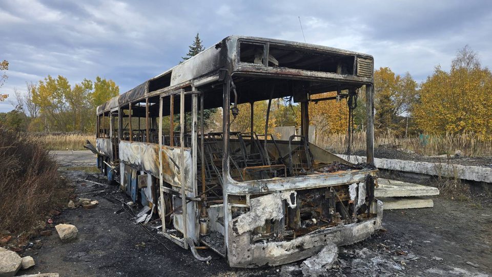 Kto podpalił autobus do nauki jazdy?