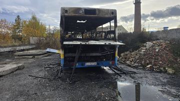 Kto podpalił autobus do nauki jazdy?
