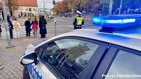 Policjanci jeleniogórskiej drogówki prowadzili działania „Niechronieni uczestnicy ruchu drogowego”