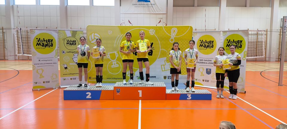 Zosia i Zuzia na drugim stopniu podium