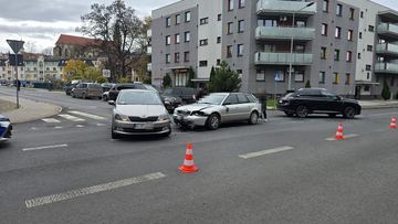 Zagapił się na skrzyżowaniu