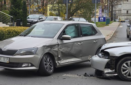 Zagapił się na skrzyżowaniu