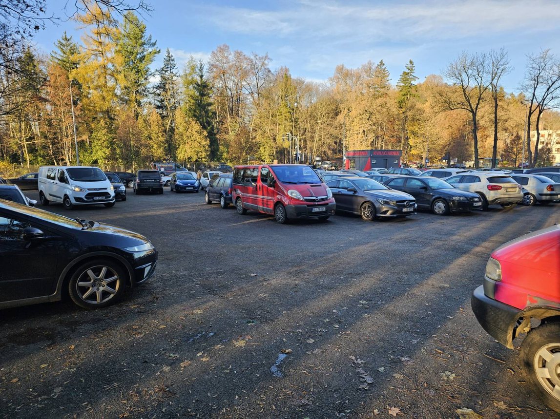 1 listopada – na cmentarzach tłoczno