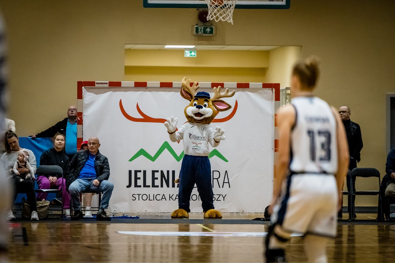 Kraków zdobywa Jelenią Górę