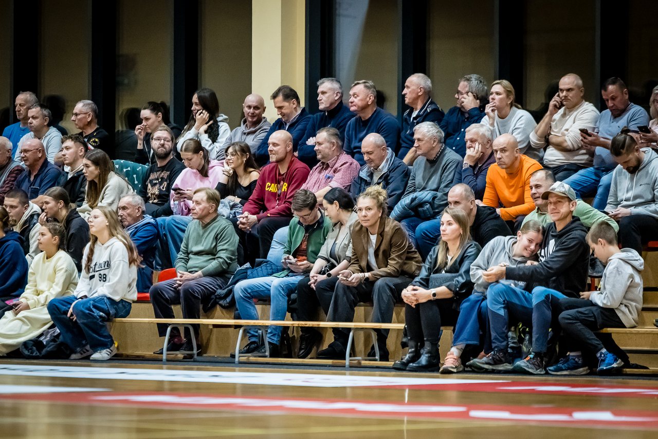Kraków zdobywa Jelenią Górę