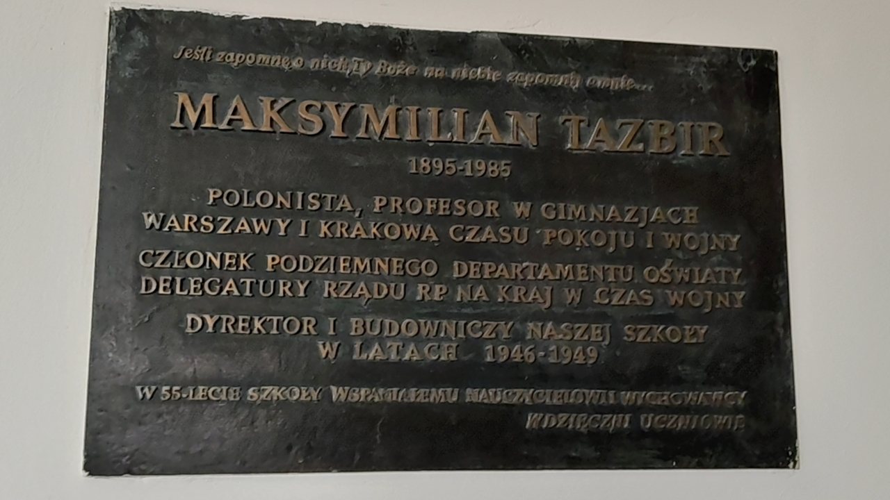 I LO w Jeleniej Górze – spacer i historia