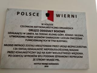 I LO w Jeleniej Górze – spacer i historia