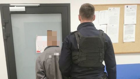 Nie zatrzymał się do kontroli, nie miał uprawnień i był po alkoholu – został zatrzymany przez policjantów z Karpacza