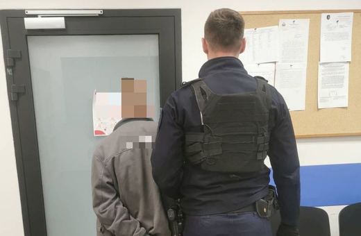 Nie zatrzymał się do kontroli, nie miał uprawnień i był po alkoholu – został zatrzymany przez policjantów z Karpacza