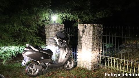 Policjanci z Jeleniej Góry odzyskali skradziony skuter i zatrzymali sprawcę tuż po zdarzeniu