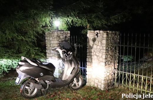 Policjanci z Jeleniej Góry odzyskali skradziony skuter i zatrzymali sprawcę tuż po zdarzeniu