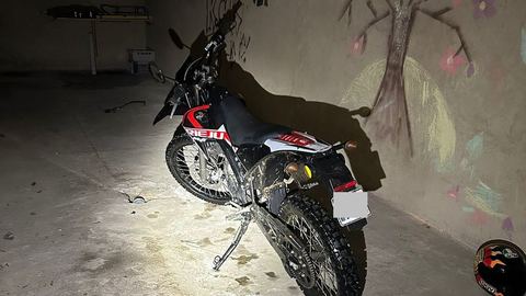 Policjanci z Jeleniej Góry odzyskali skradziony motorower i zatrzymali mężczyznę podejrzanego o jego kradzież