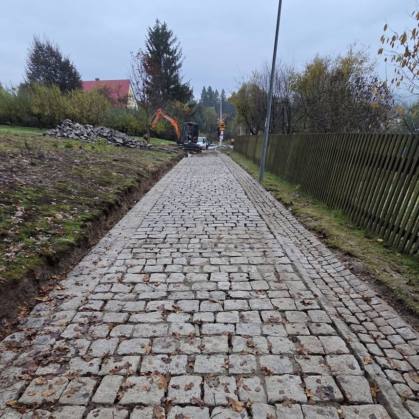 Nowe drogi, place zabaw i parkingi