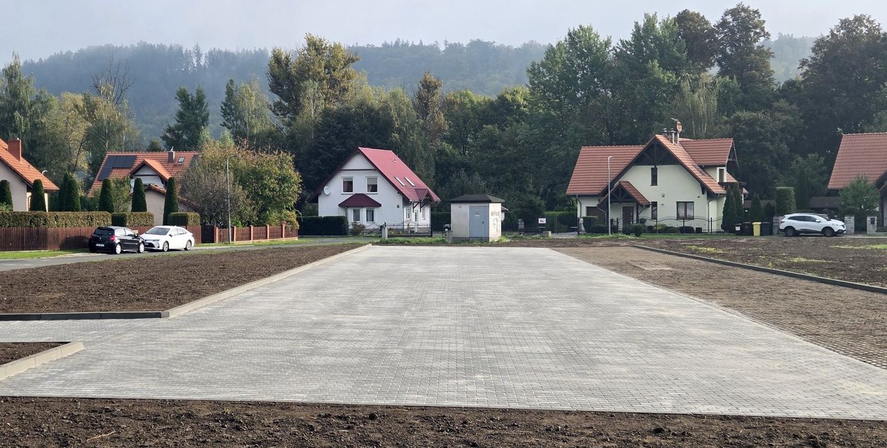 Nowe drogi, place zabaw i parkingi