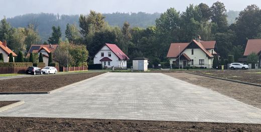 Nowe drogi, place zabaw i parkingi