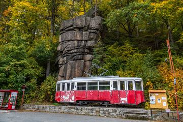 Tramwaj wśród skał. Podgórzyńska historia komunikacji