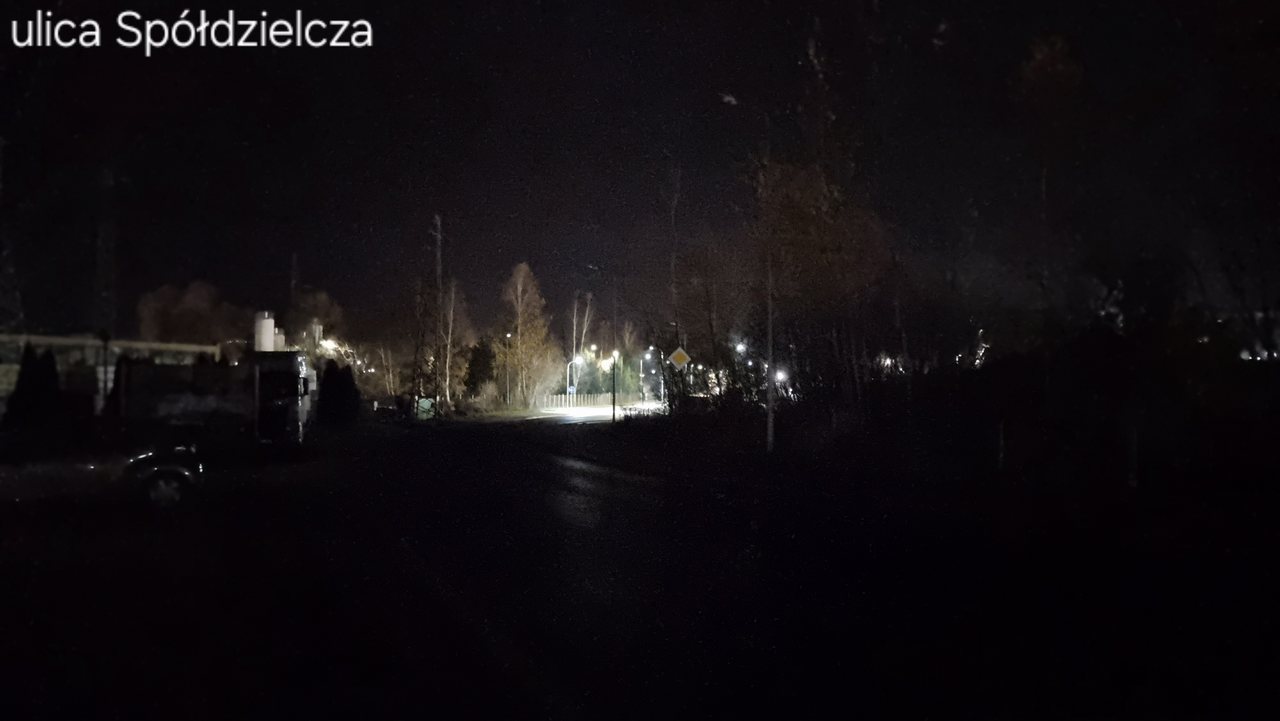 Nie ma lamp na przejściach dla pieszych