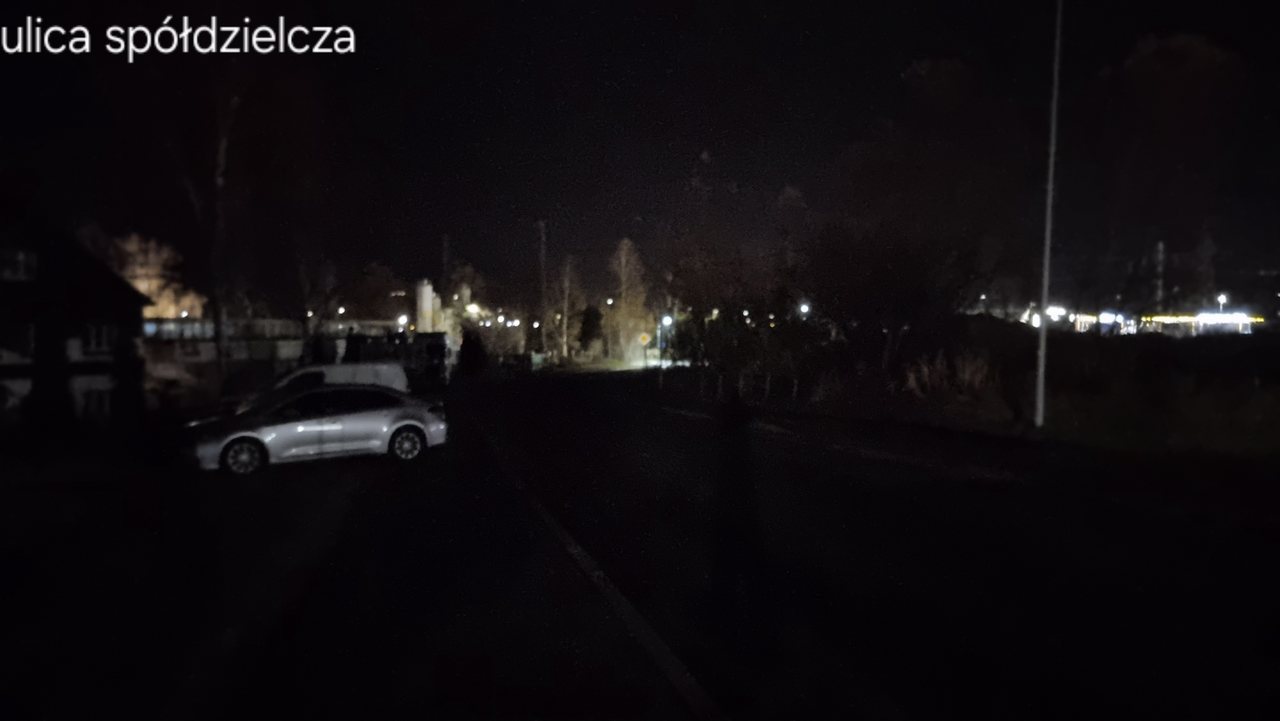 Nie ma lamp na przejściach dla pieszych