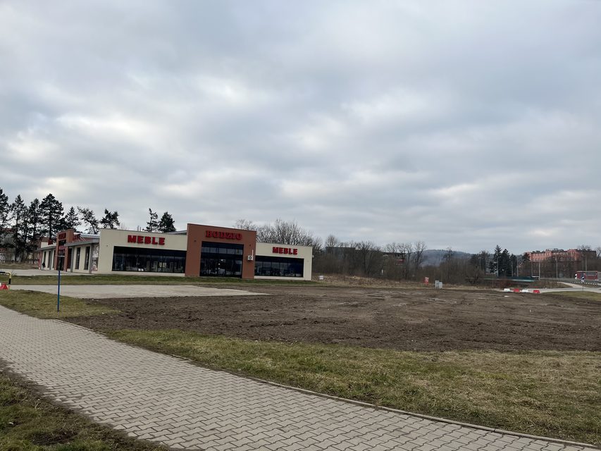 Miasto sprzedało działkę po stacji BP