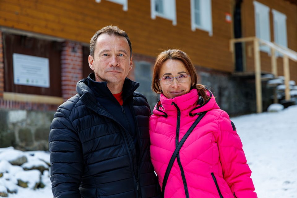 Joanna i Daniel Staniszewscy kończą remonty w schronisku "Nad Łomniczką"