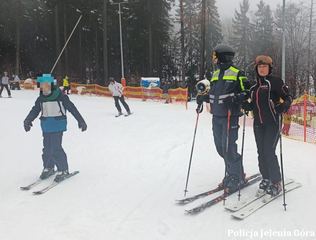 Zima pod kontrolą: patrole narciarskie w akcji