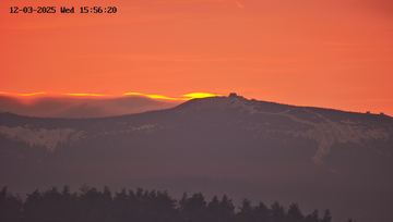 Efektowny zachód słońca nad Karkonoszami