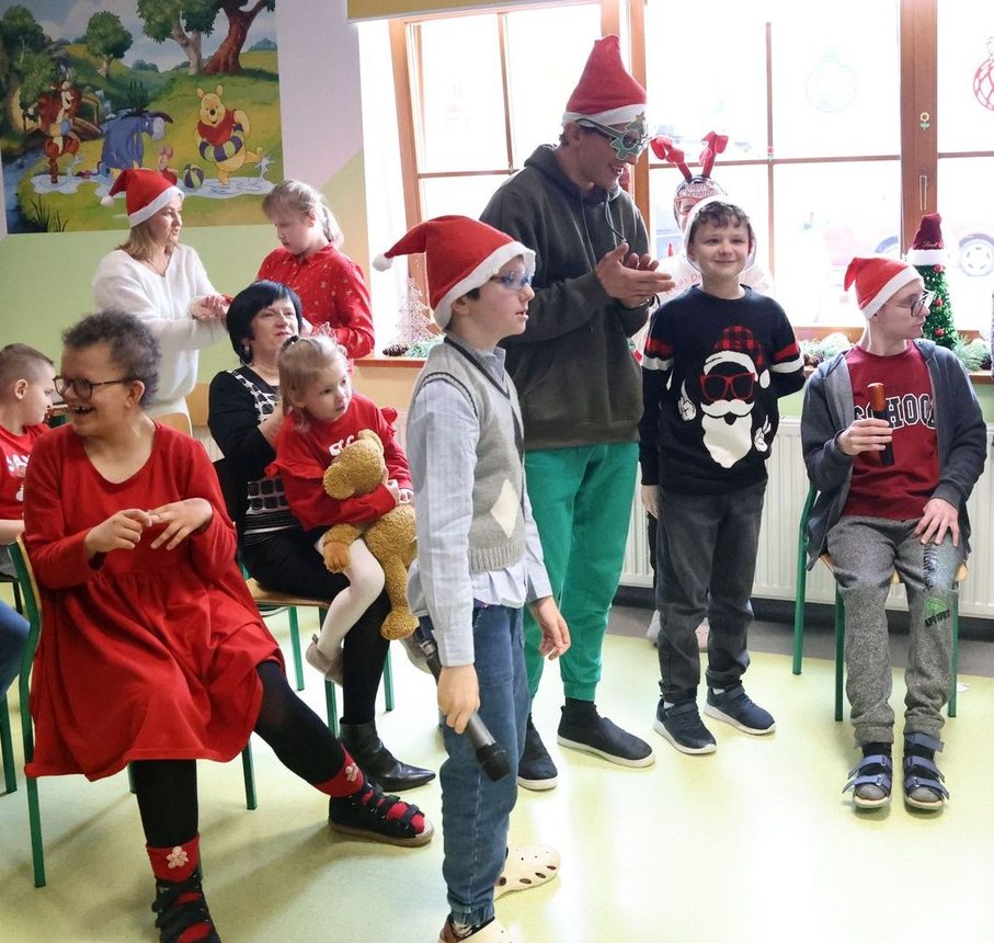 Mikołajkowa akcja kibiców dla niepełnosprawnych dzieci