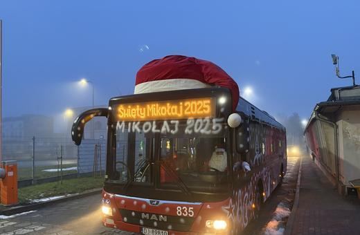 Mikołaj jeździł autobusem